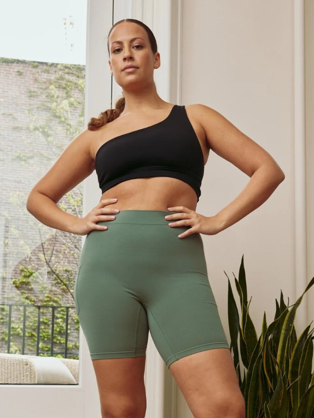 NEW Thigh Society The Cargo Biker Short UPF 50+ Anti-Chafe Basil 7" Size XL/2XL